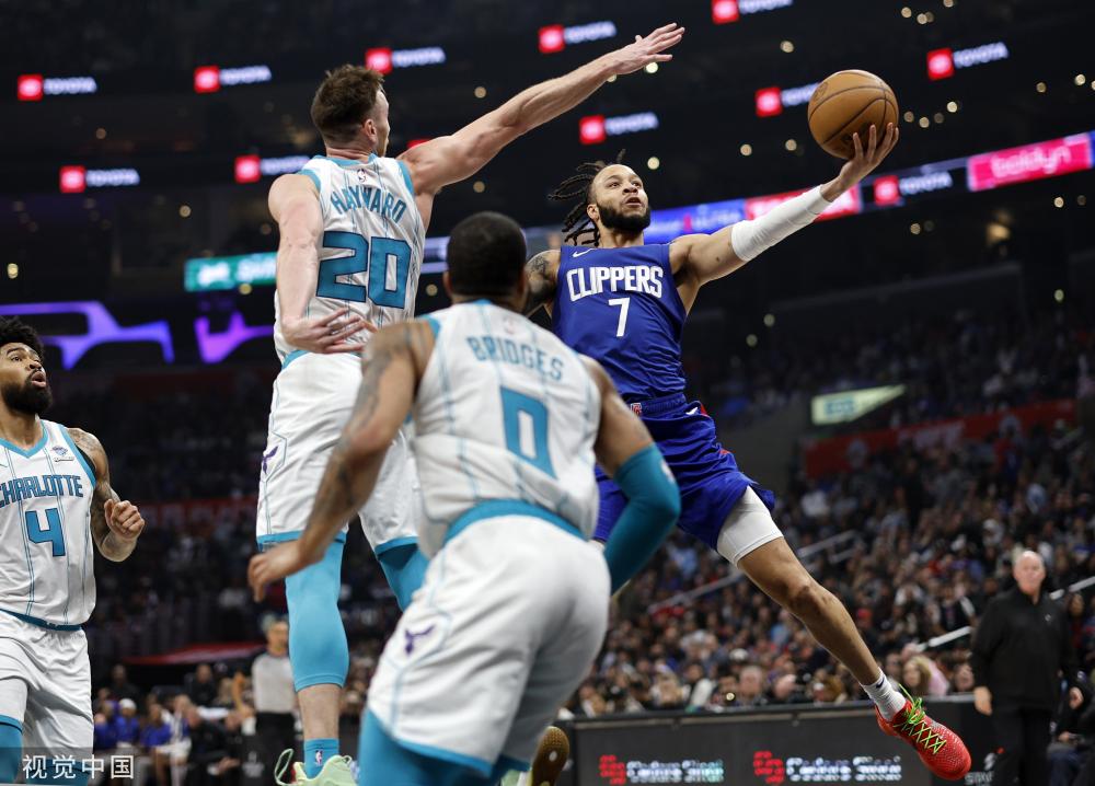 双线作战的 双线作战的